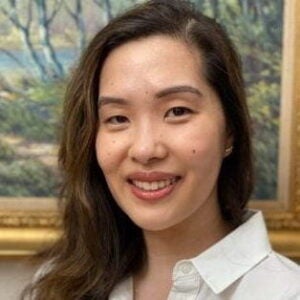 Elizabeth Oh Headshot